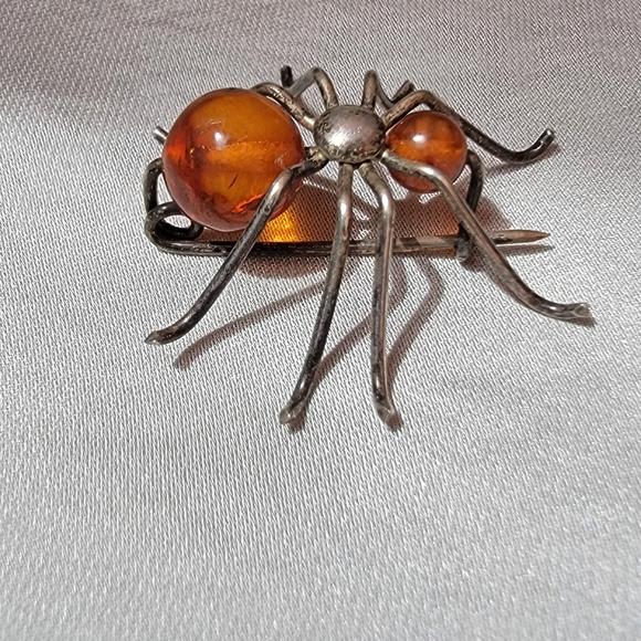 Vintage Amber Spider Pin Sterling - Picture 2 of 4